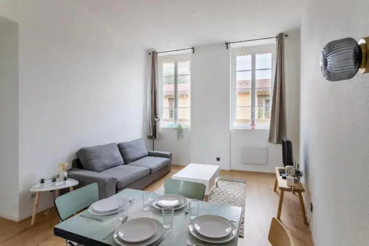 Appartement 2 Chambres, Calme Garanti Lyon 0*,